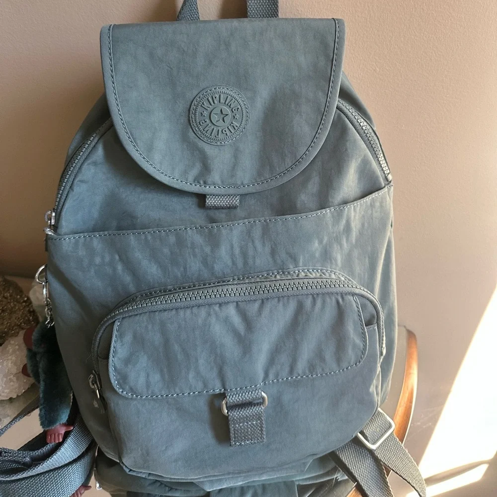 Kipling Queenie Backpack Medium Light Aloe Tonal